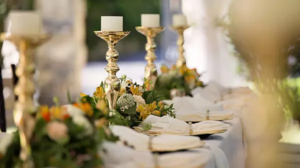 Decorative wedding table setting