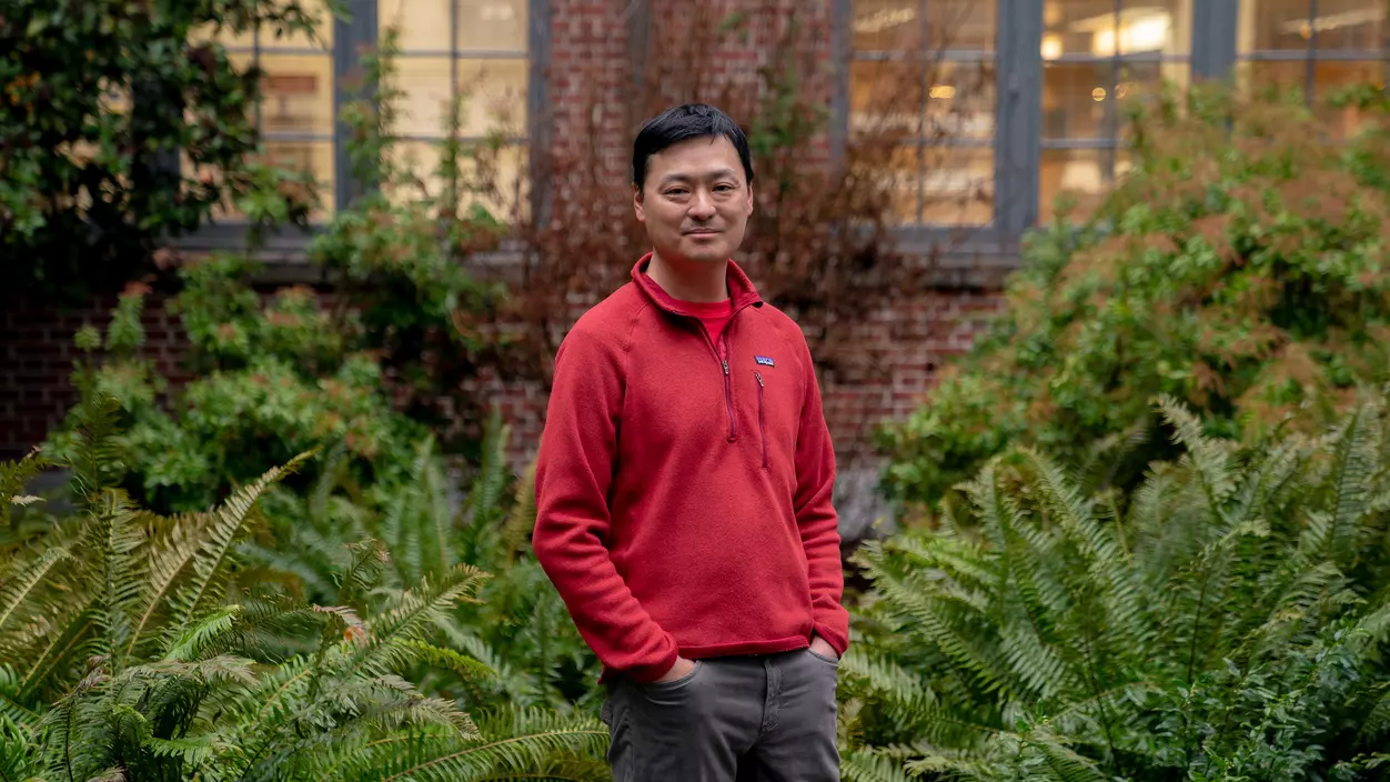 Professor of Computer Science David Chiu