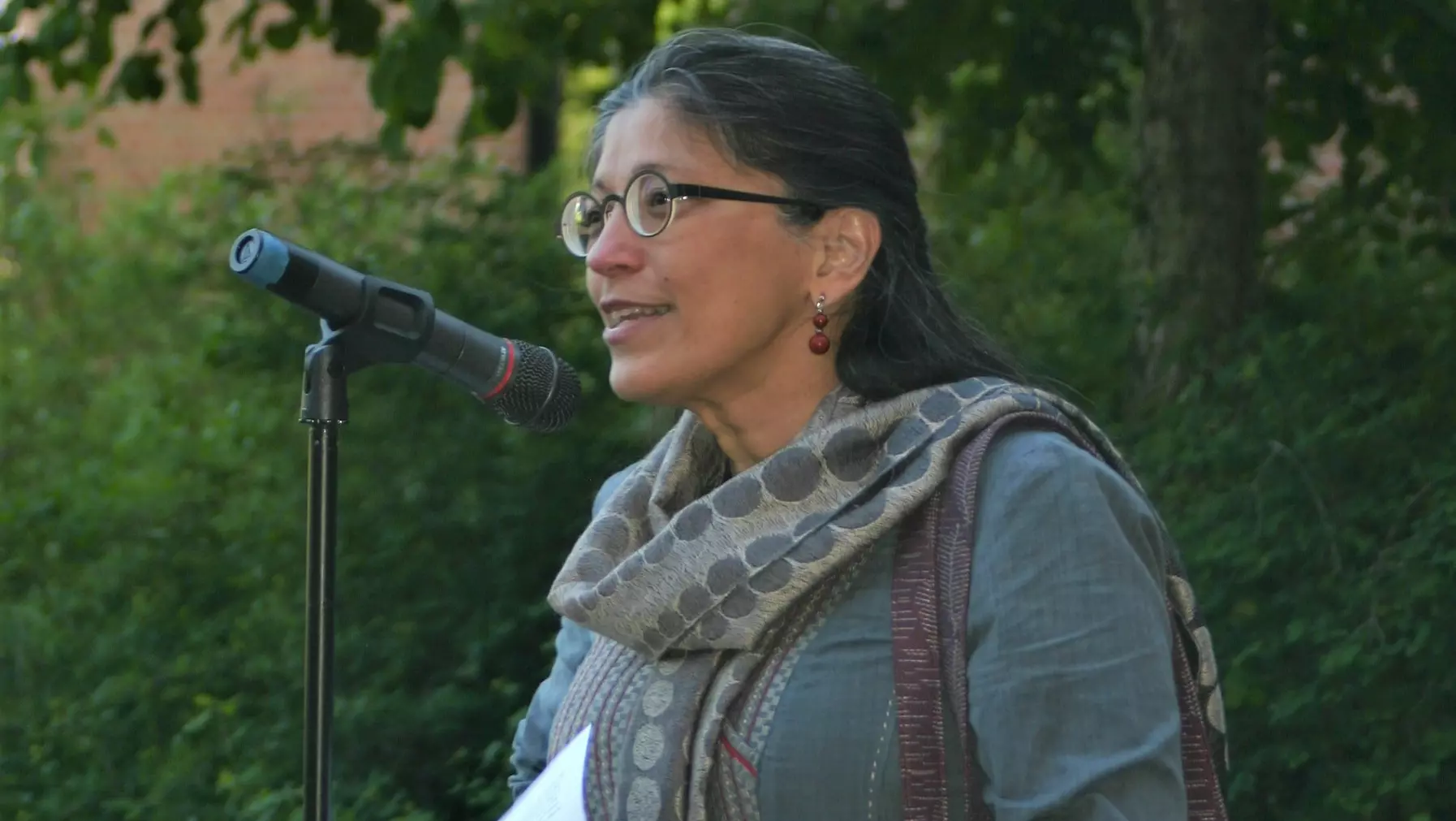 Professor Priti Joshi congratulates English graduates.