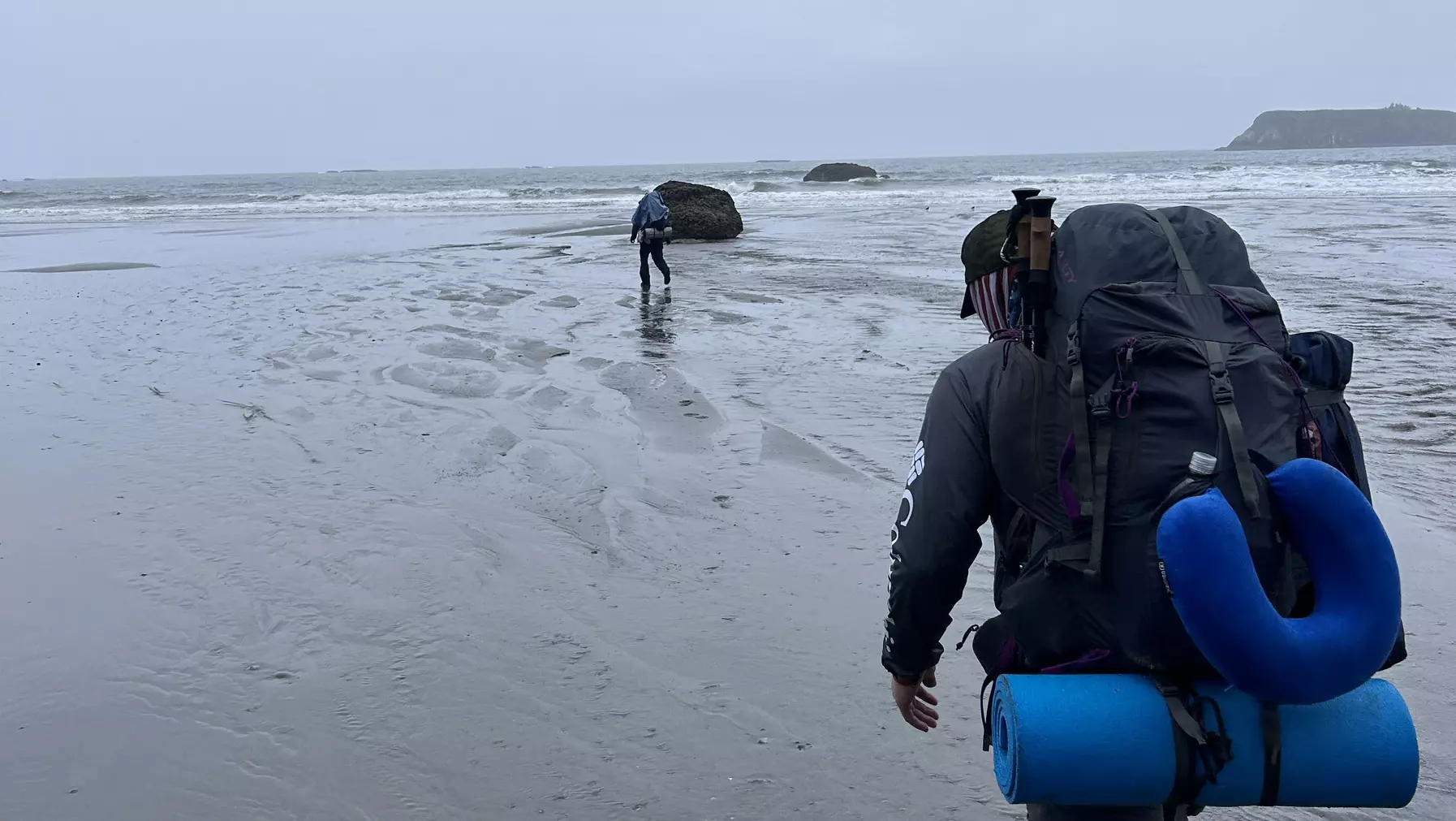 PacTrail participants backpack on the beach on Washington's Pacific coast. 