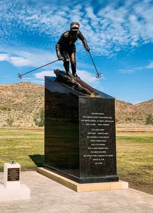 Statue of Gretchen Kunigk Fraser ’41 in Sun Valley, Idaho.