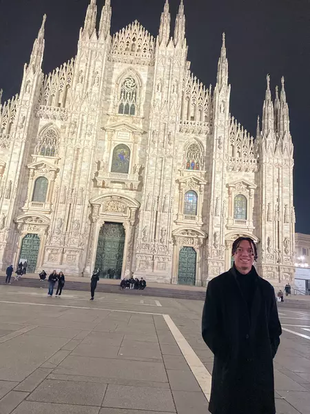 Leonardo Hill ’23 in front of the Duomo in Milan, Italy.